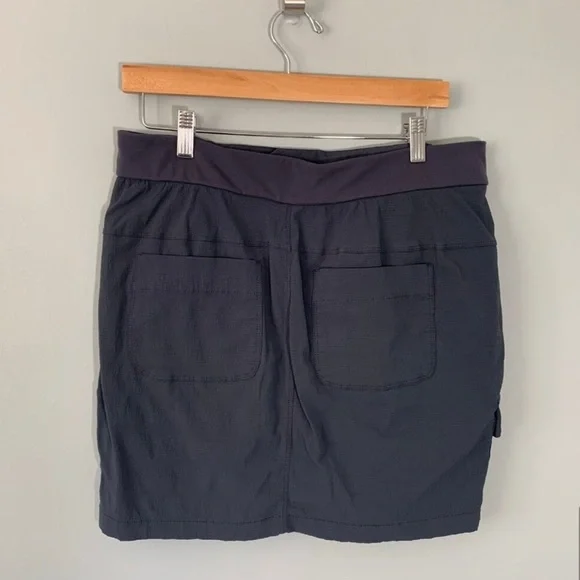 Athleta Charcoal Grey Cargo Trekkie Skort Shorts Skirt Sz 12 - Picture 9 of 11